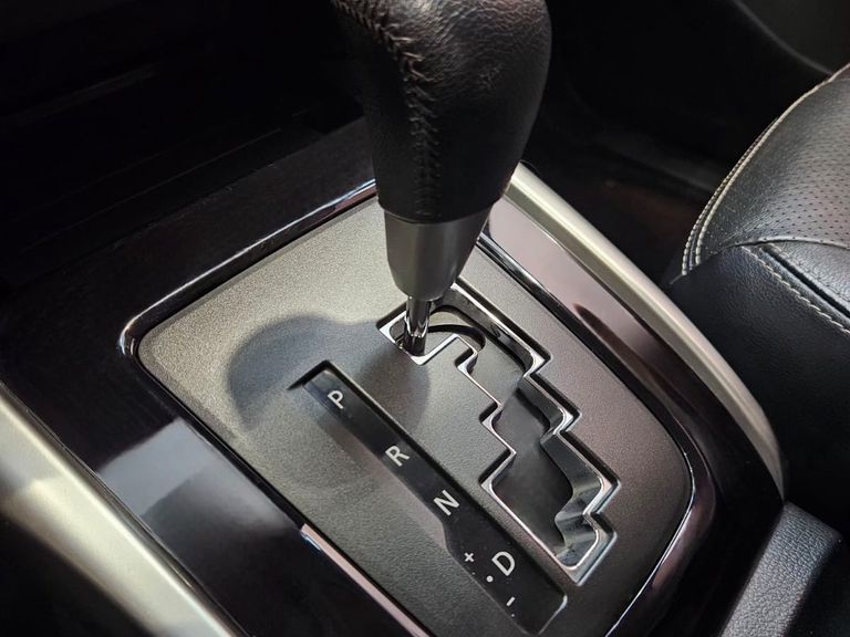 Mitsubishi L200 Triton Sport HPE-S 2.4 CD Dies. Aut