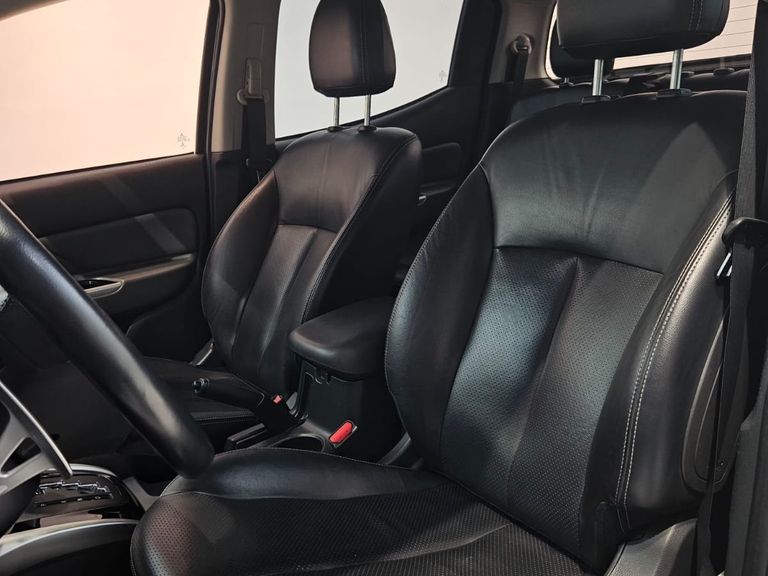 Mitsubishi L200 Triton Sport HPE-S 2.4 CD Dies. Aut