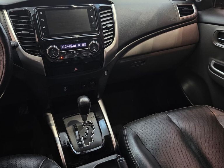 Mitsubishi L200 Triton Sport HPE-S 2.4 CD Dies. Aut