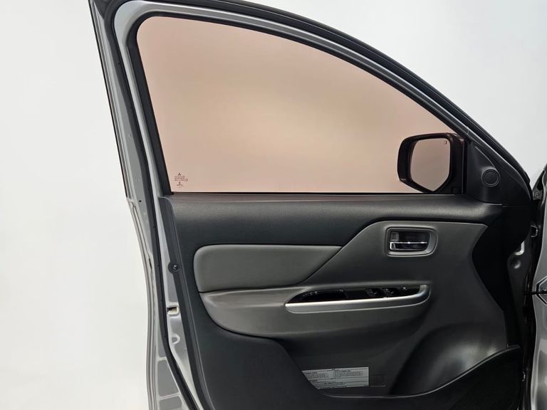 Mitsubishi L200 Triton Sport HPE-S 2.4 CD Dies. Aut