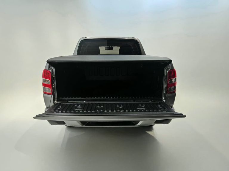 Mitsubishi L200 Triton Sport HPE-S 2.4 CD Dies. Aut