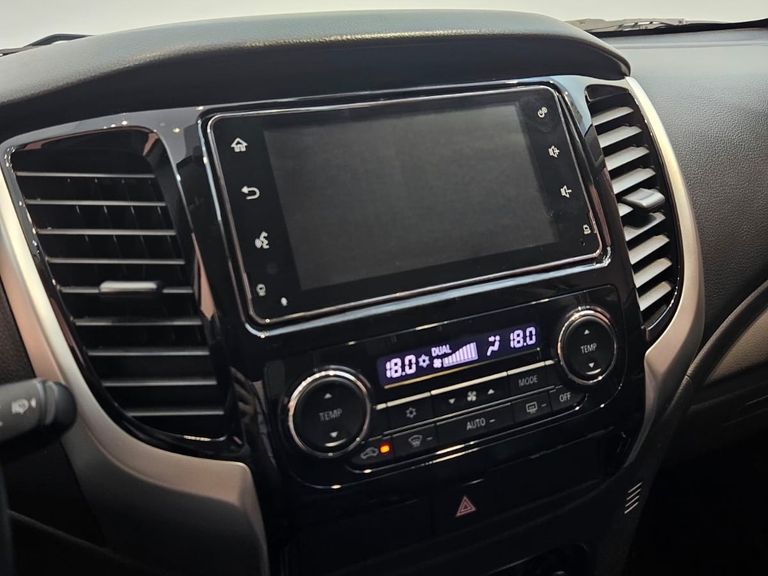 Mitsubishi L200 Triton Sport HPE-S 2.4 CD Dies. Aut