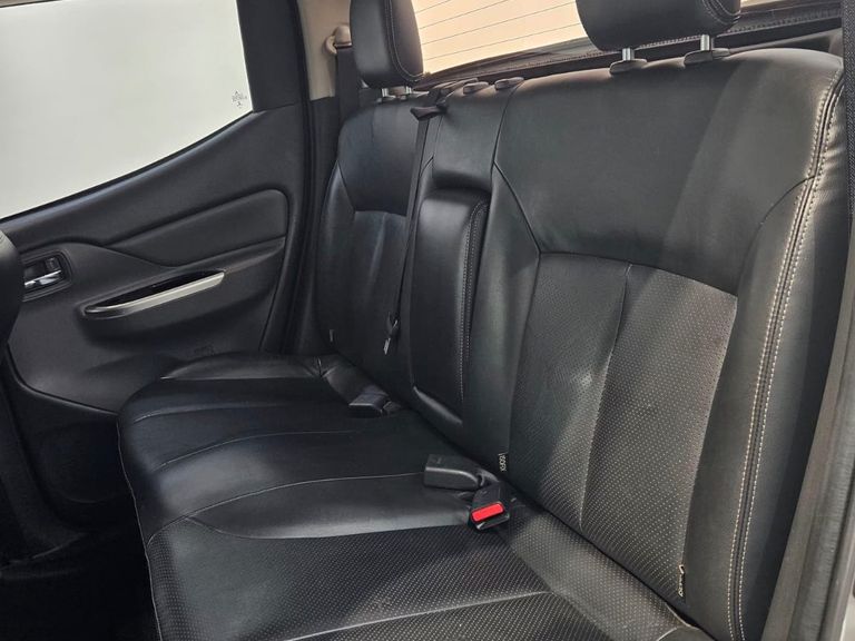 Mitsubishi L200 Triton Sport HPE-S 2.4 CD Dies. Aut