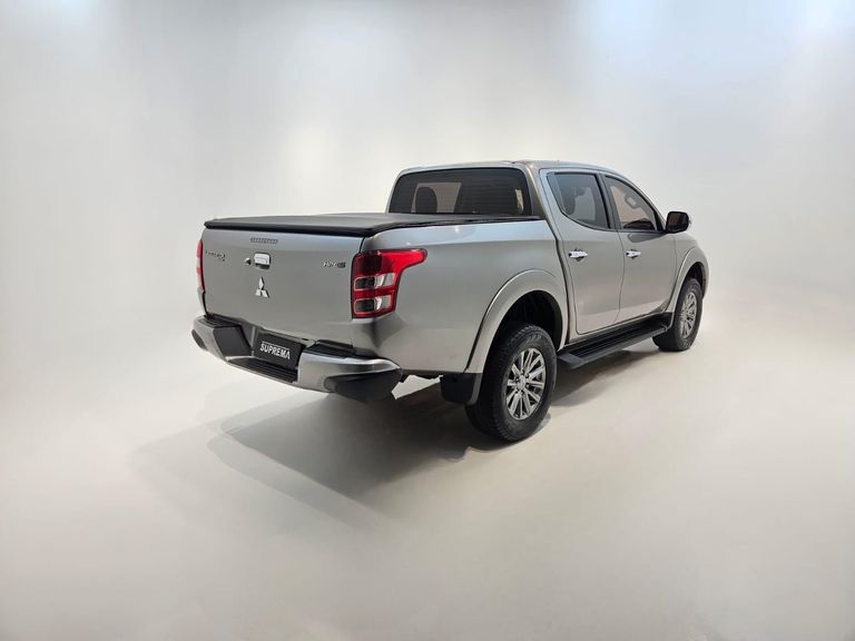 Mitsubishi L200 Triton Sport HPE-S 2.4 CD Dies. Aut