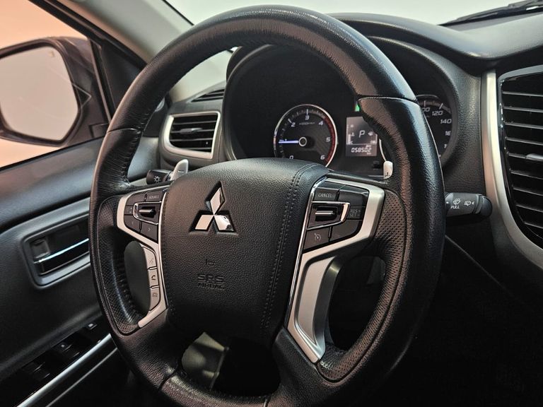 Mitsubishi L200 Triton Sport HPE-S 2.4 CD Dies. Aut