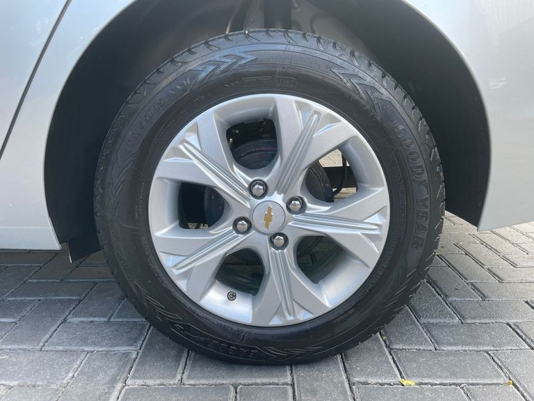 Chevrolet ONIX SEDAN Plus LT 1.0 12V Flex 4p Mec.
