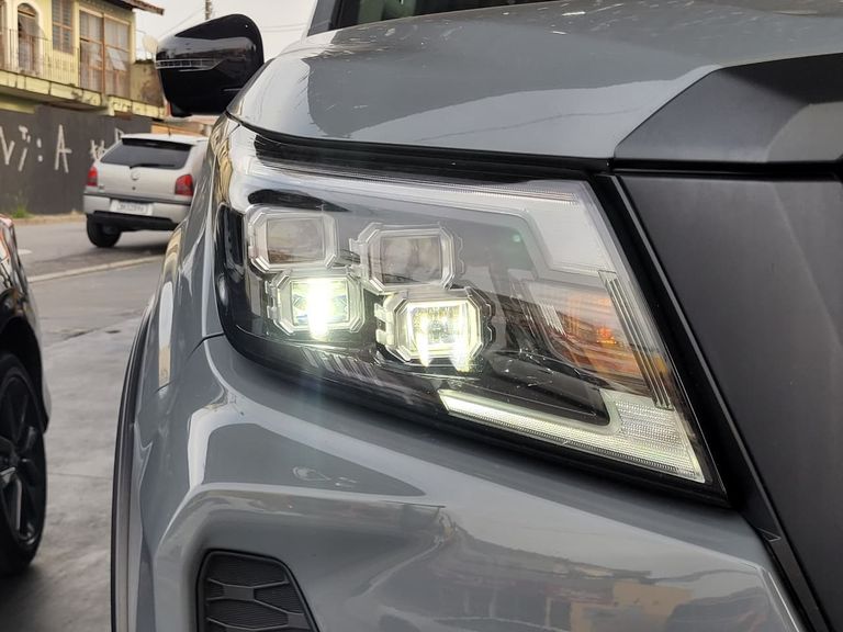 Nissan Frontier PRO4X CD 4x4 2.3 Bi-TB Die. Aut