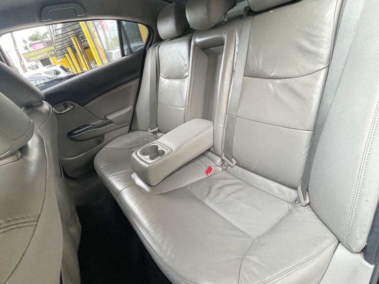Honda Civic Sedan LXS 1.8/1.8 Flex 16V Aut. 4p
