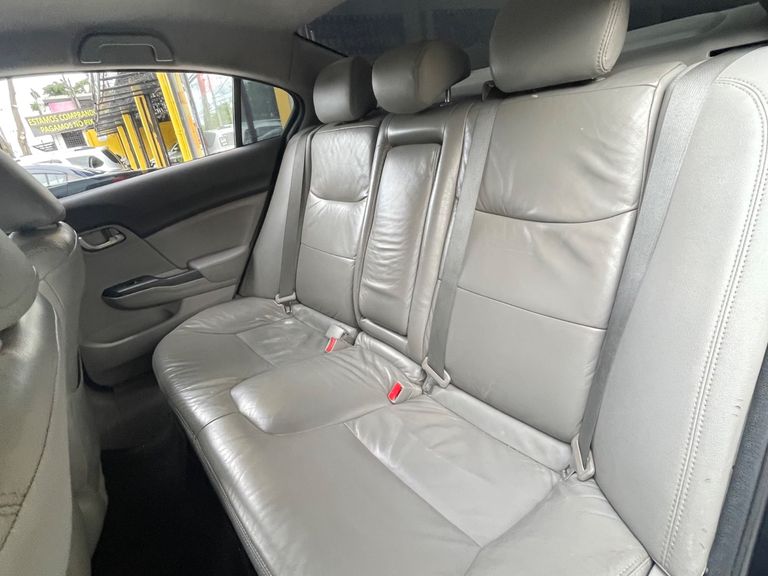 Honda Civic Sedan LXS 1.8/1.8 Flex 16V Aut. 4p