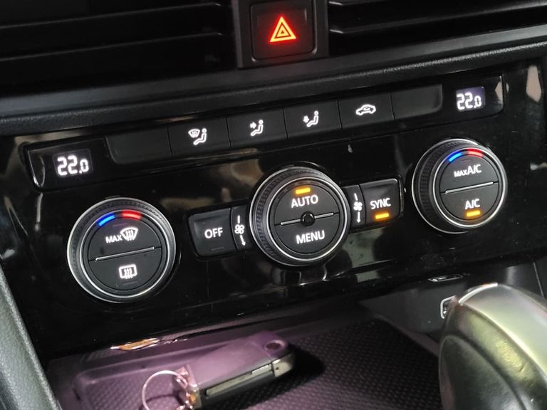 VolksWagen JETTA R-Line 250 TSI 1.4 Flex 16V Aut.