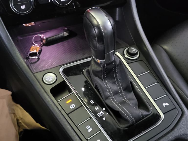 VolksWagen JETTA R-Line 250 TSI 1.4 Flex 16V Aut.