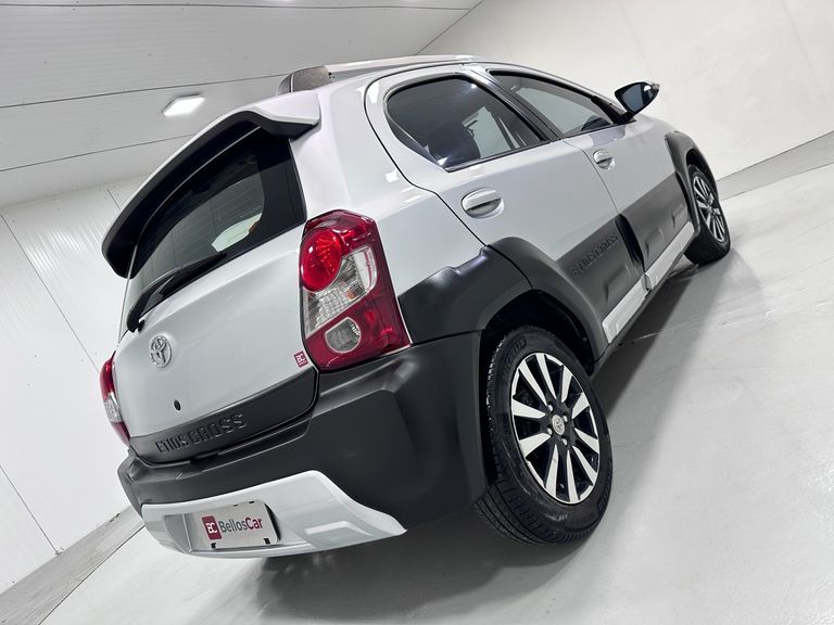 Toyota ETIOS CROSS 1.5 Flex 16V 5p Aut.