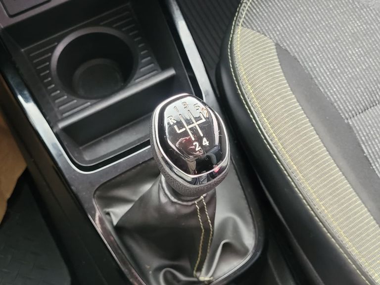 Renault KWID OUTSIDER 1.0 Flex 12V 5p Mec.