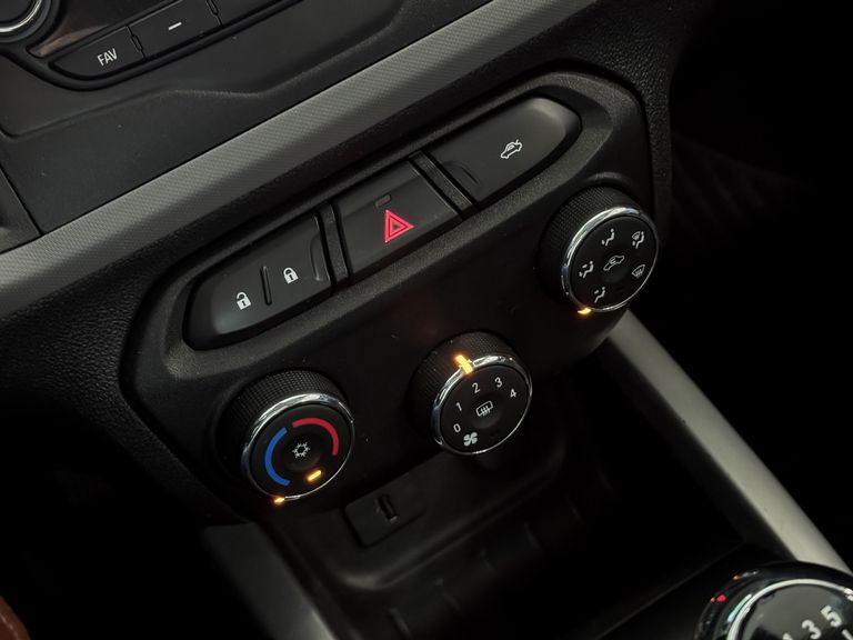 Chevrolet ONIX HATCH LT 1.0 8V FlexPower 5p Mec.