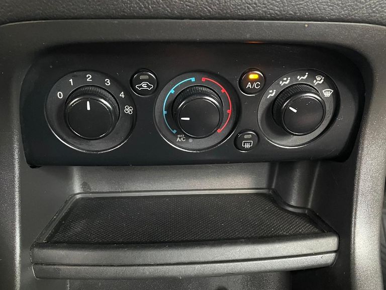 Ford Ka 1.5 SE/SE PLUS 16V Flex 5p