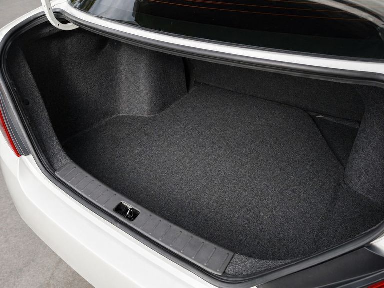 Nissan VERSA SL 1.6 16V FlexStart 4p Mec.