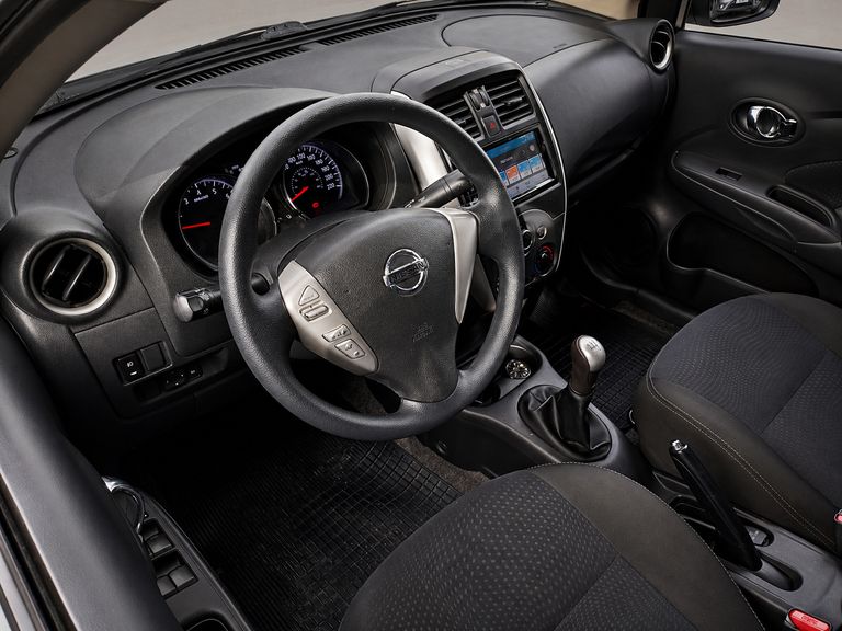 Nissan VERSA SL 1.6 16V FlexStart 4p Mec.