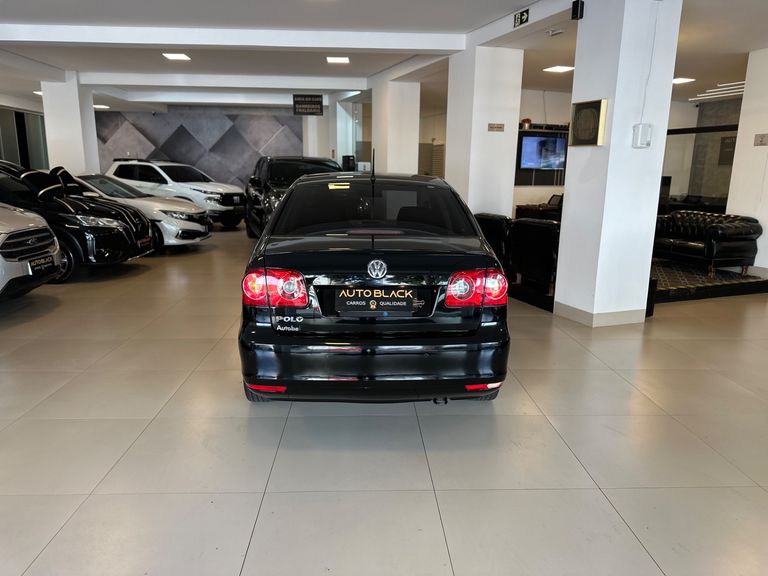 VolksWagen Polo Sedan 1.6 Mi Total Flex 8V 4p