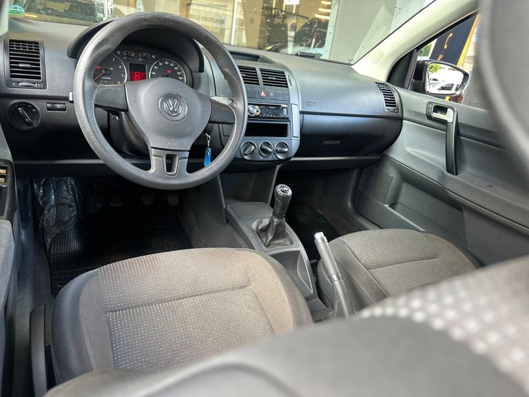 VolksWagen Polo Sedan 1.6 Mi Total Flex 8V 4p