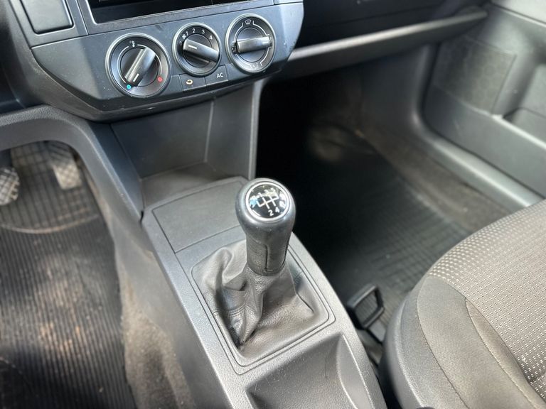 VolksWagen Polo Sedan 1.6 Mi Total Flex 8V 4p