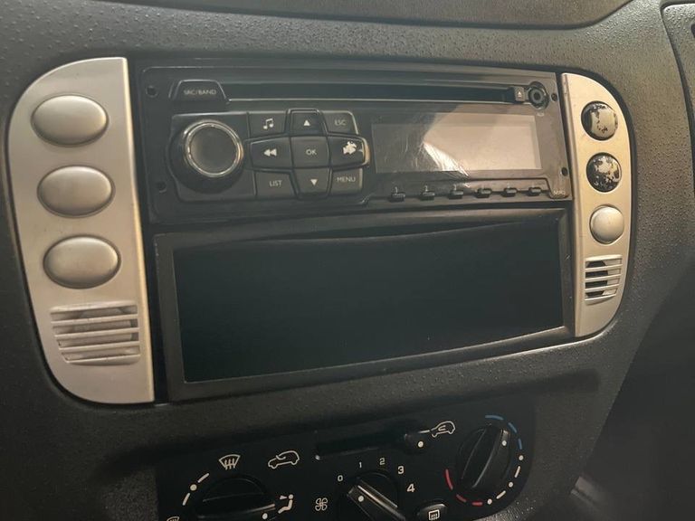 Citroën C3 Exclusive 1.4 Flex 8V 5p