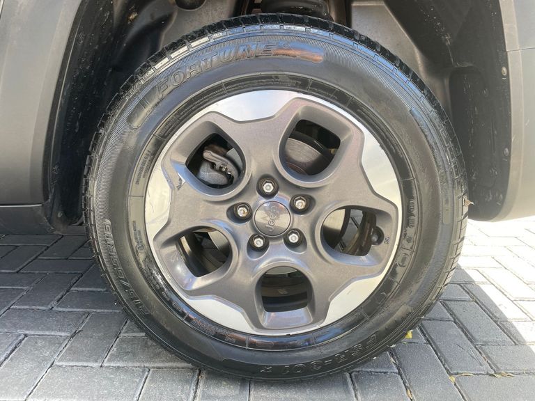 Jeep Renegade 1.8 4x2 Flex 16V Aut.