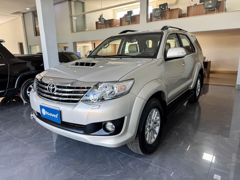 Toyota Hilux SW4 SRV D4-D 4x4 3.0 TDI Dies. Aut