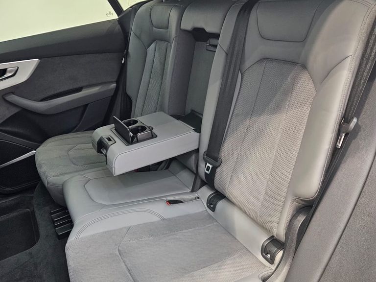 Audi Q8 Perfo. 3.0 TFSI Quattro S-tron/(Híb.)