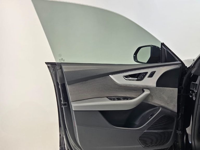 Audi Q8 Perfo. 3.0 TFSI Quattro S-tron/(Híb.)