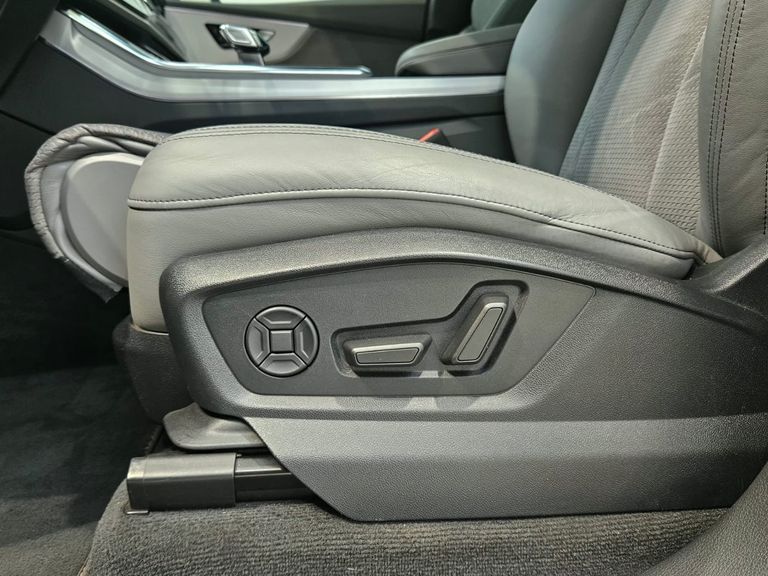 Audi Q8 Perfo. 3.0 TFSI Quattro S-tron/(Híb.)