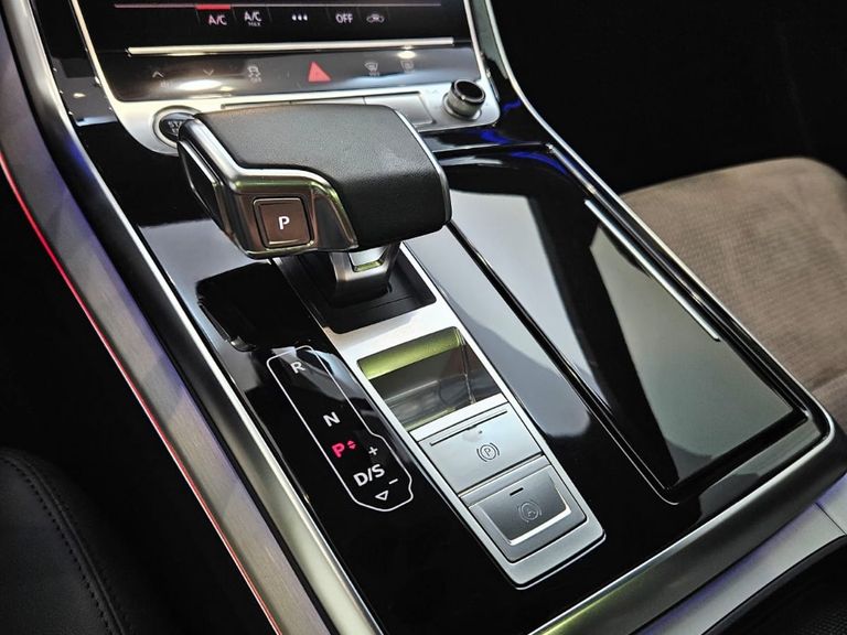 Audi Q8 Perfo. 3.0 TFSI Quattro S-tron/(Híb.)