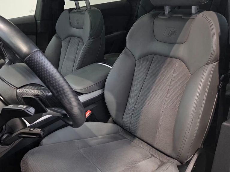 Audi Q8 Perfo. 3.0 TFSI Quattro S-tron/(Híb.)