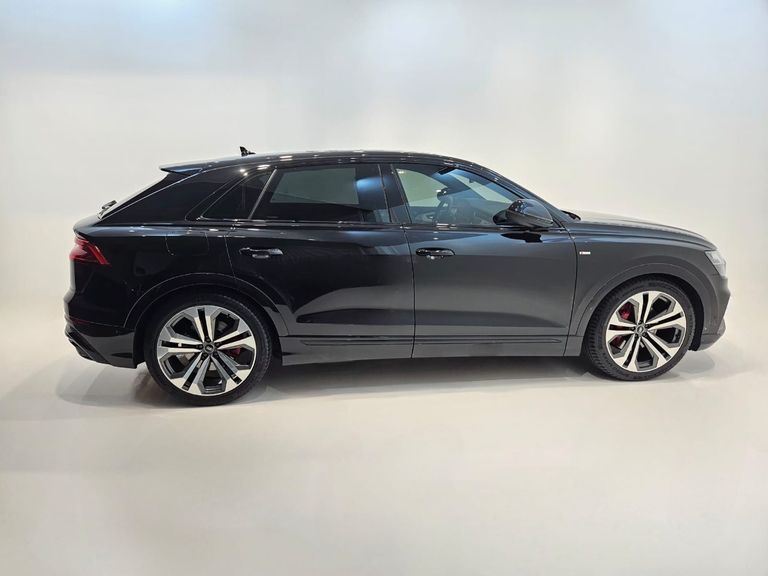 Audi Q8 Perfo. 3.0 TFSI Quattro S-tron/(Híb.)