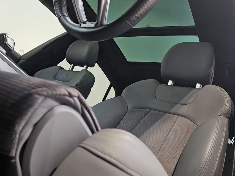 Audi Q8 Perfo. 3.0 TFSI Quattro S-tron/(Híb.)