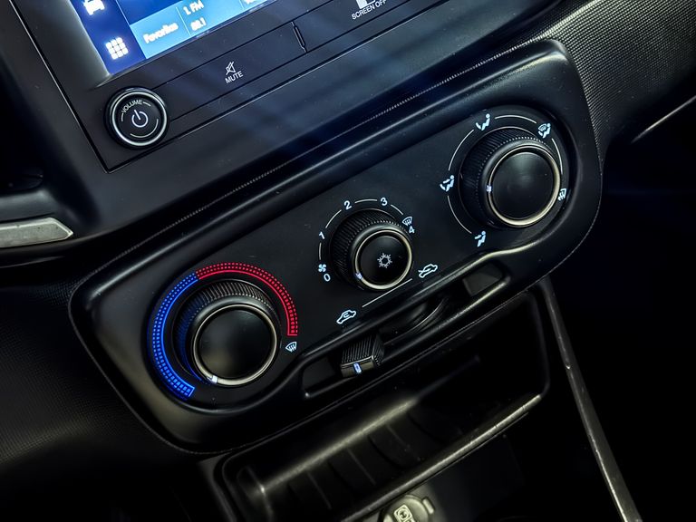 Fiat Strada Volcano 1.3 Flex 8V CD