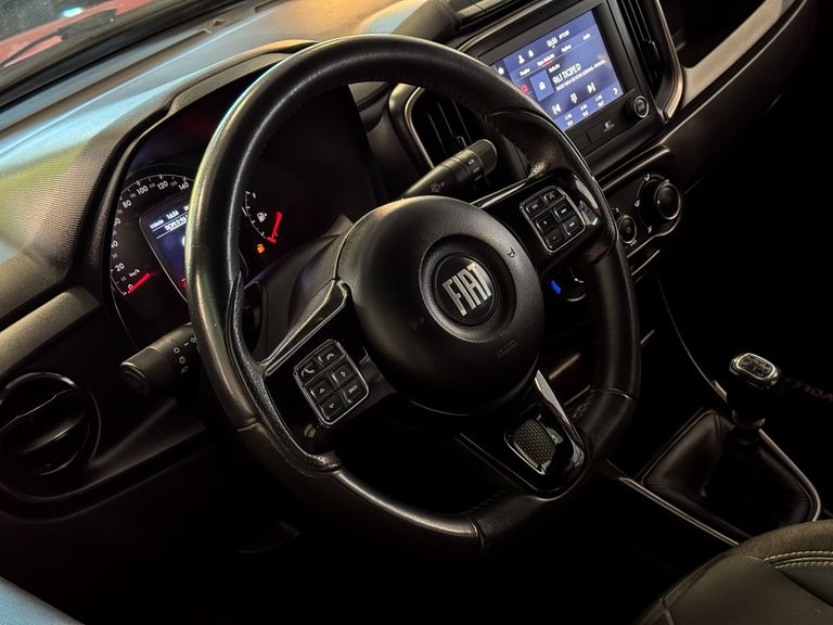 Fiat Strada Volcano 1.3 Flex 8V CD