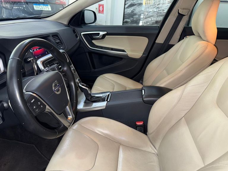 Volvo V60 T-4 MOMENTUM 2.0 190cv 5p