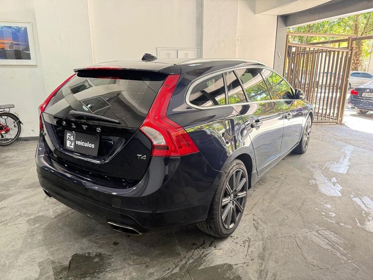 Volvo V60 T-4 MOMENTUM 2.0 190cv 5p