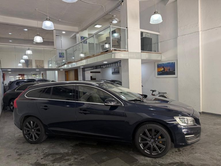 Volvo V60 T-4 MOMENTUM 2.0 190cv 5p