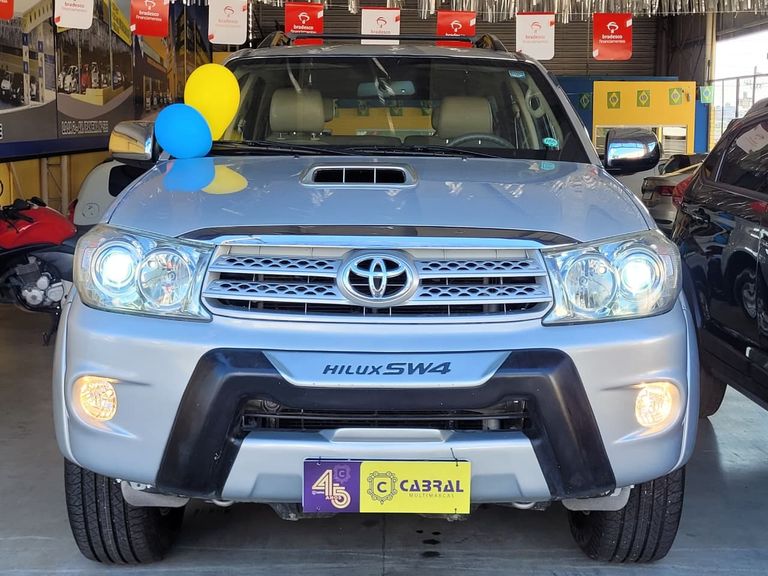 Toyota Hilux SW4 SRV D4-D 4x4 3.0 TDI Dies. Aut
