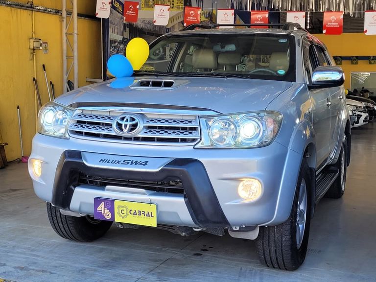 Toyota Hilux SW4 SRV D4-D 4x4 3.0 TDI Dies. Aut