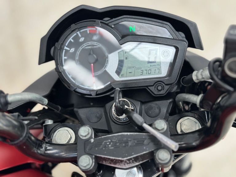 YAMAHA Ys150 fazer sed