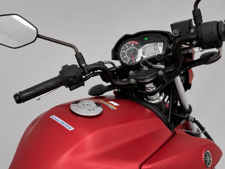 YAMAHA Ys150 fazer sed