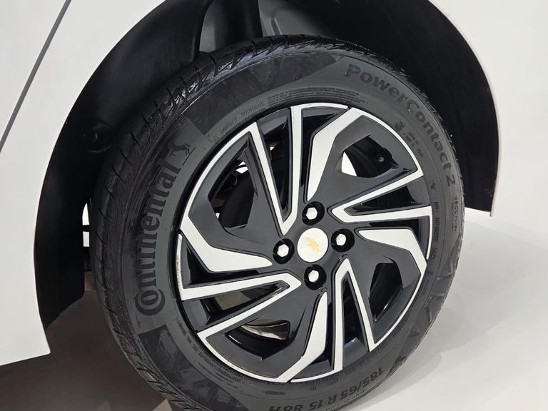 Chevrolet ONIX SEDAN Plus LT 1.0 12V Flex 4p Mec.