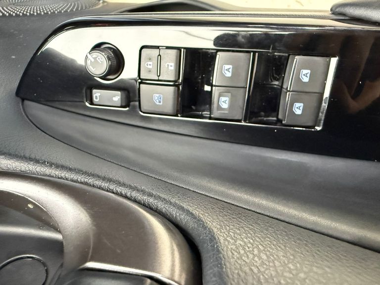 Toyota YARIS XLS 1.5 Flex 16V 5p Aut.