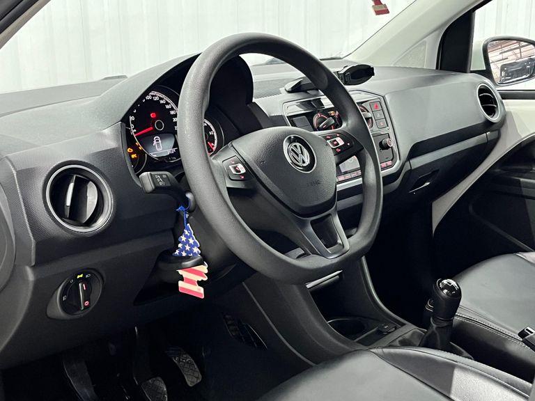 VolksWagen up! Connect 1.0 TSI Total Flex 12V 5p