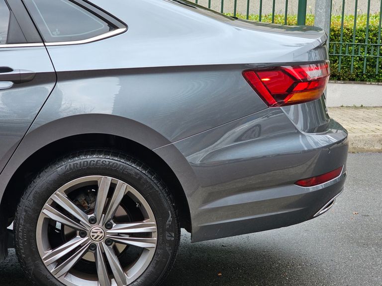 VolksWagen JETTA R-Line 250 TSI 1.4 Flex 16V Aut.