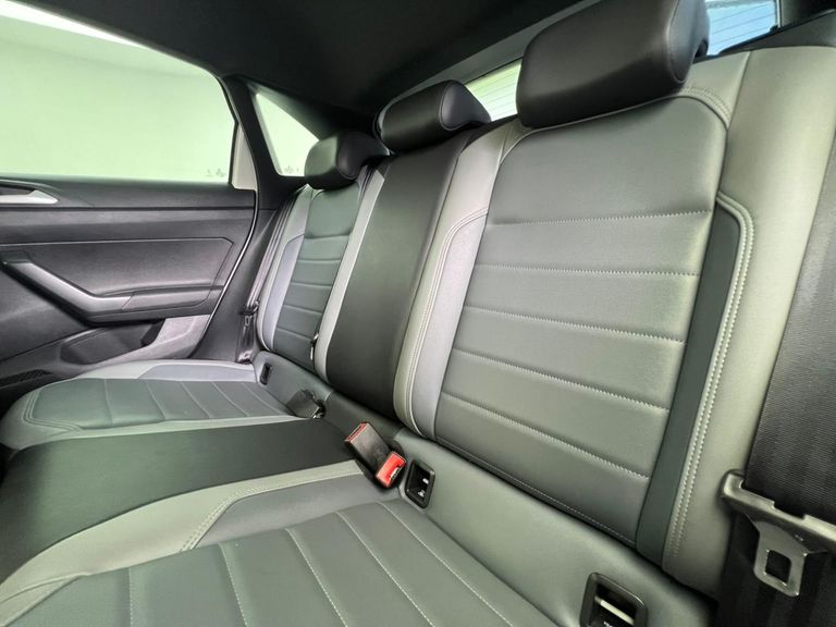 VolksWagen Nivus Highline 1.0 200 TSI Flex Aut.