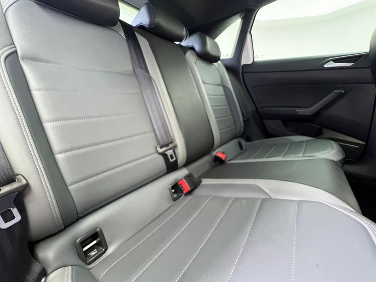 VolksWagen Nivus Highline 1.0 200 TSI Flex Aut.