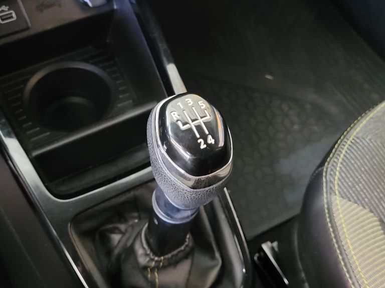 Renault KWID OUTSIDER 1.0 Flex 12V 5p Mec.